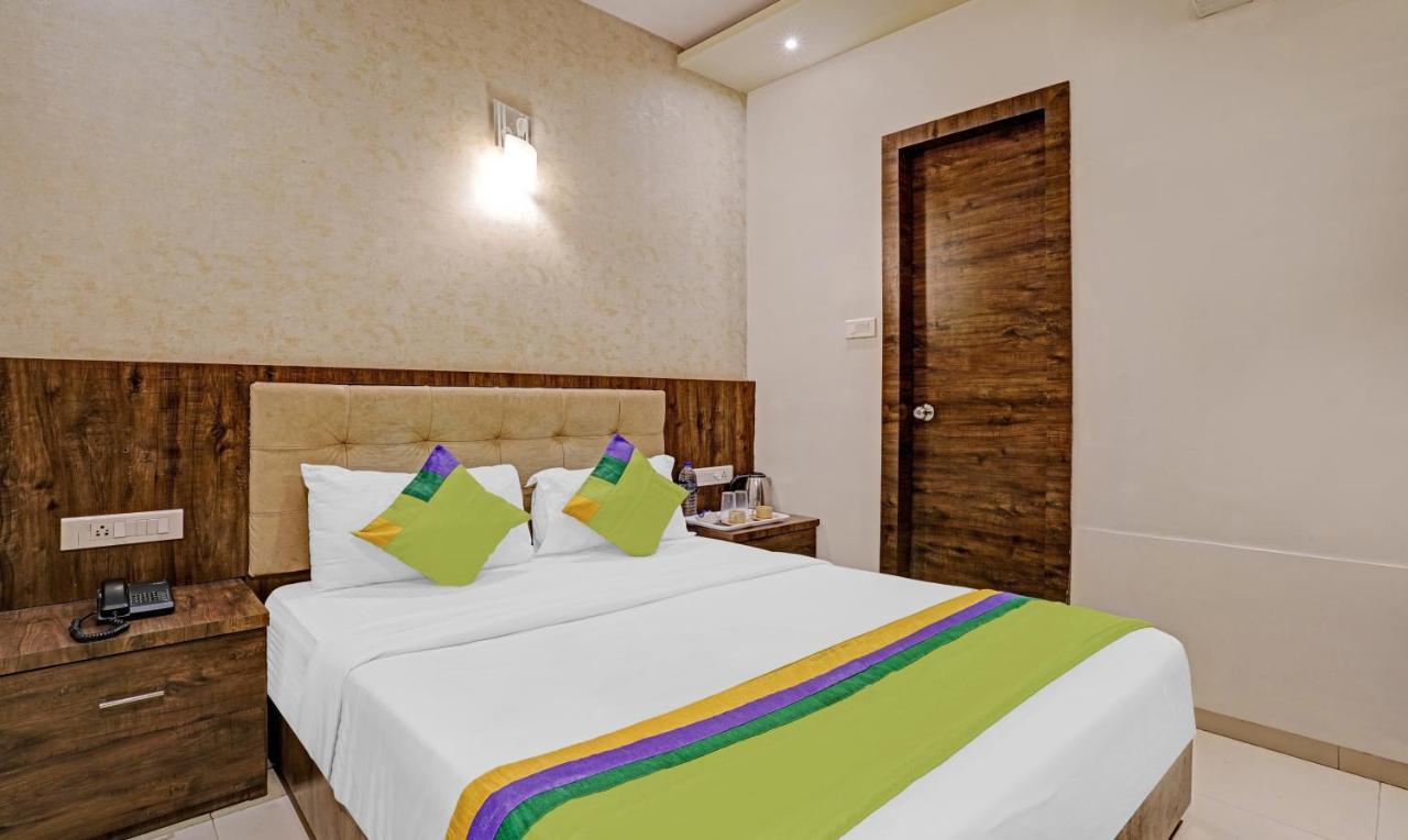Hotel Bkc Mannat Мумбаи Экстерьер фото
