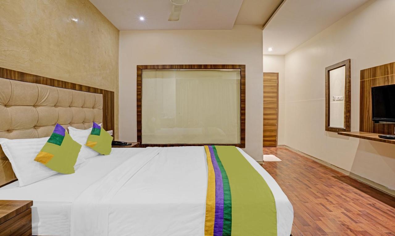 Hotel Bkc Mannat Мумбаи Экстерьер фото