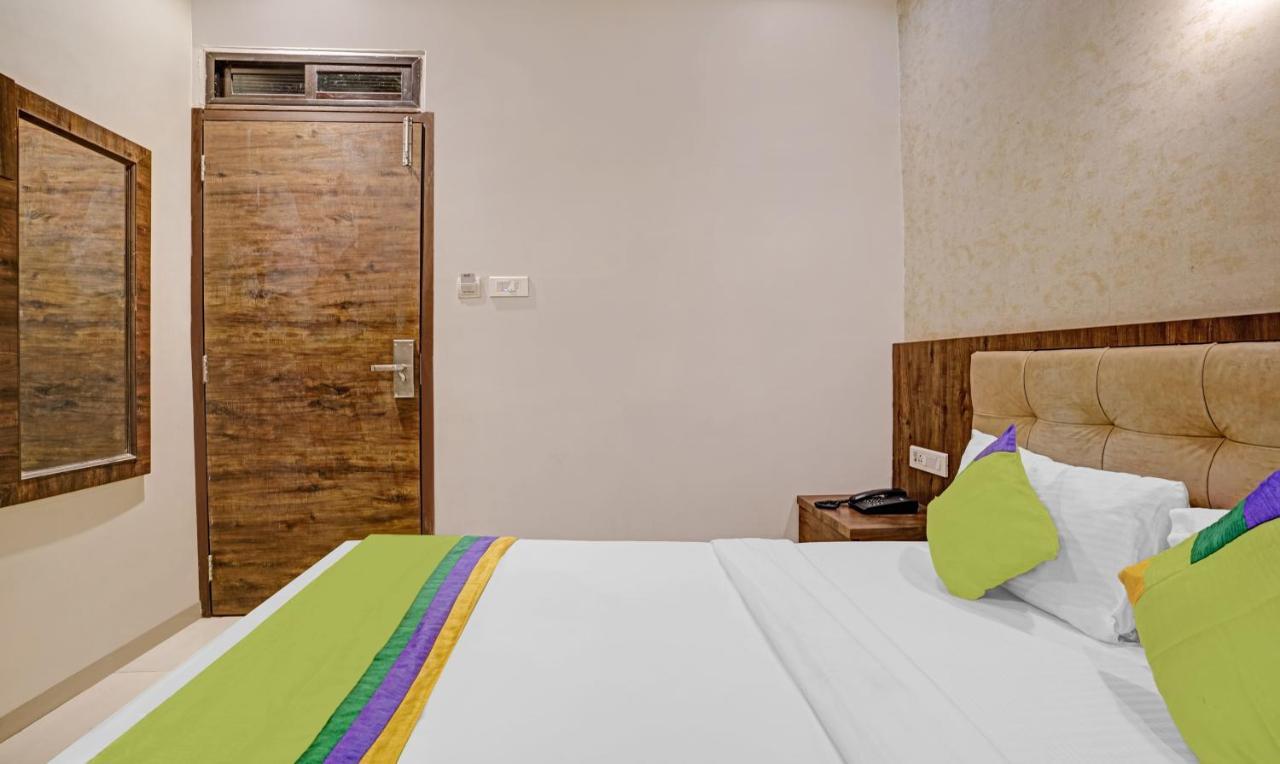 Hotel Bkc Mannat Мумбаи Экстерьер фото