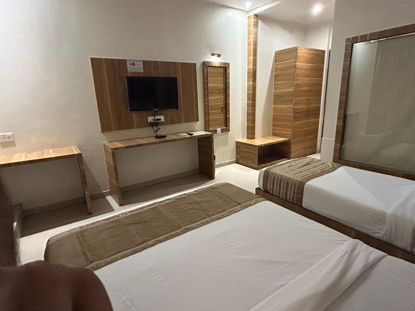 Hotel Bkc Mannat Мумбаи Экстерьер фото