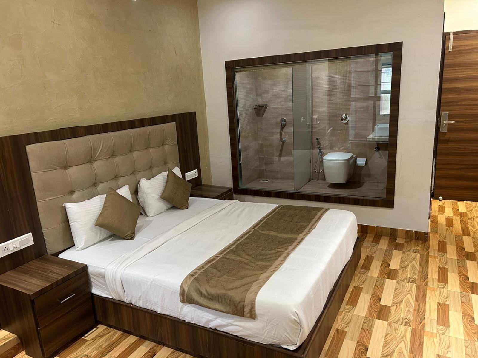 Hotel Bkc Mannat Мумбаи Экстерьер фото