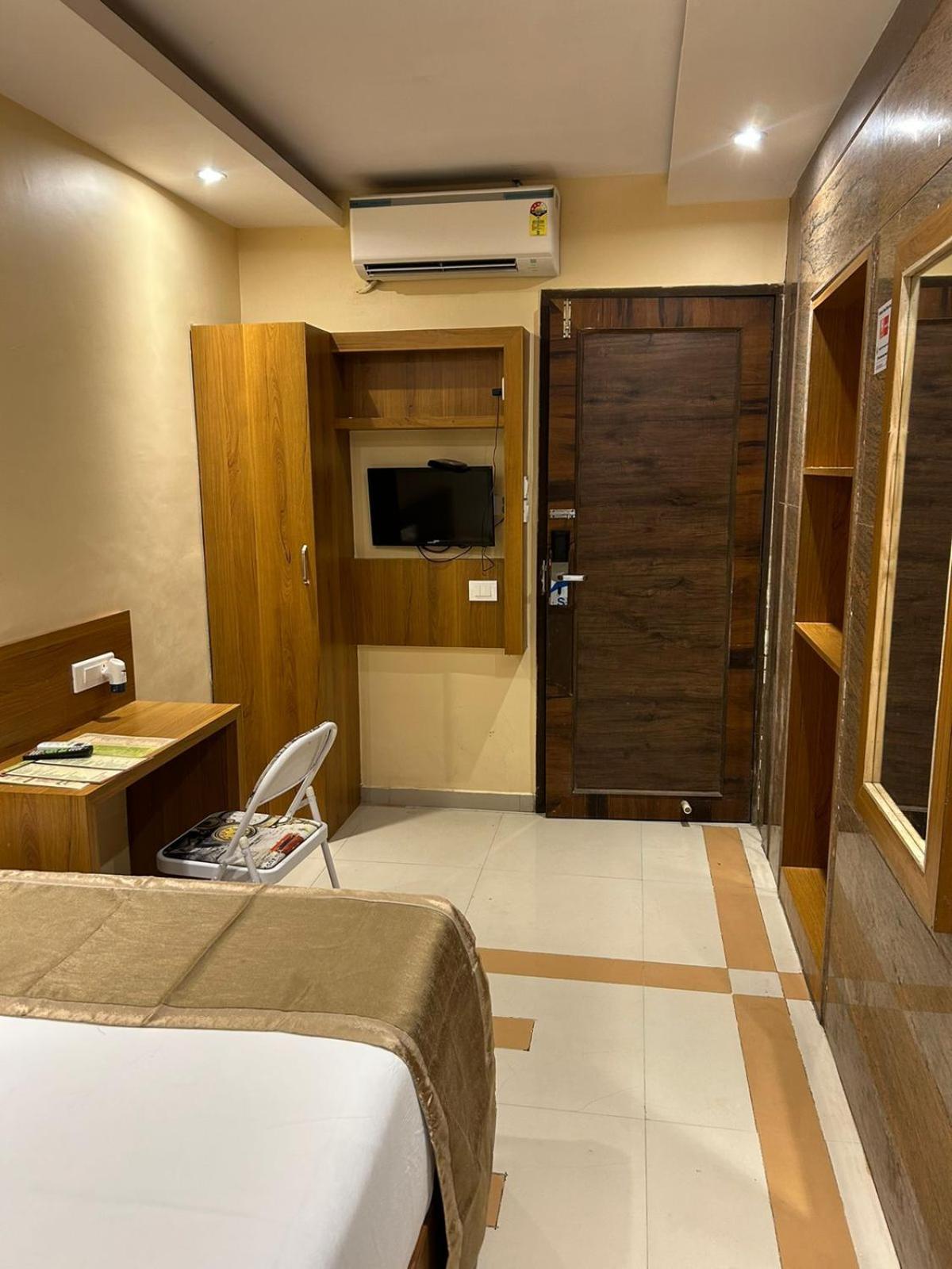 Hotel Bkc Mannat Мумбаи Экстерьер фото