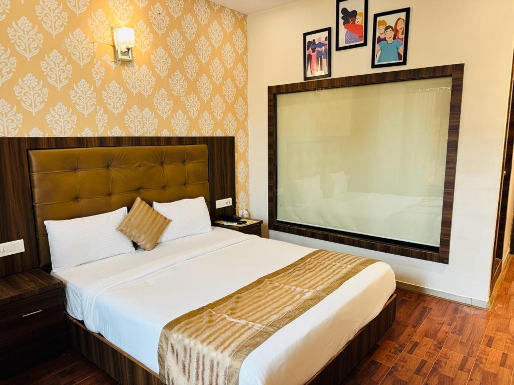 Hotel Bkc Mannat Мумбаи Экстерьер фото